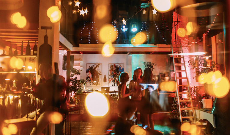 Приглашение на благотворительный вечер «Мы хотим открыться!»